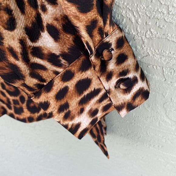 CHICO'S Womens 2 (12/14) Top Tunic Animal Cheetah Print Front Pleat - Picture 7 of 10